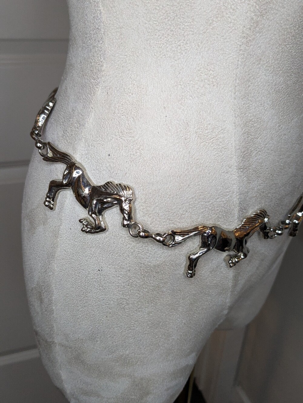 Vintage Silver Tone Horse Link Chain Belt Lion Charm Western Rodeo SZ 32-36" M/L - Picture 7 of 11